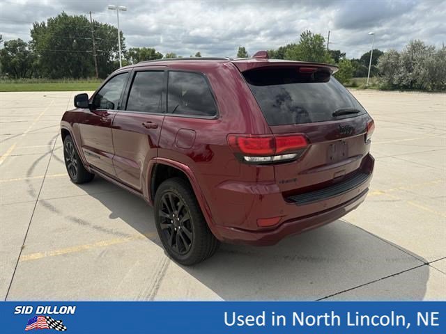 Used 2018 Velvet Red Pearlcoat Jeep Altitude image 7