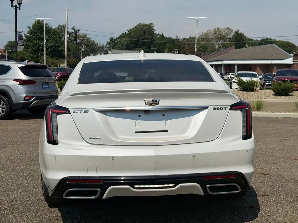 Used 2020 White Cadillac Sport image 4