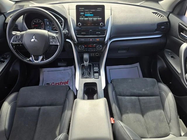 Used 2025 White Mitsubishi SE image 14