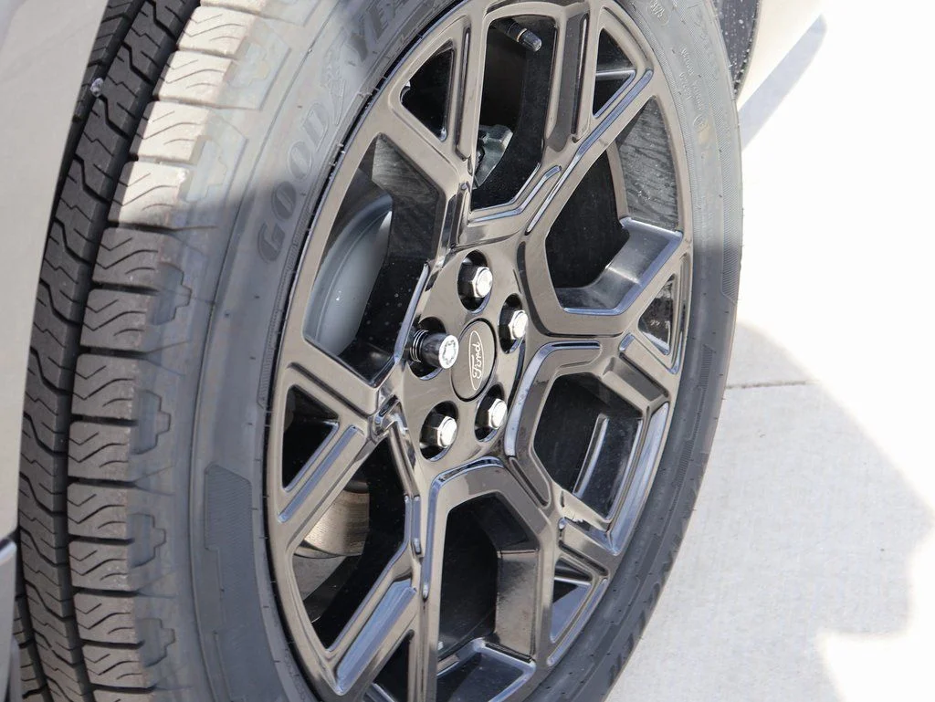 New 2026 Carbonized Gray Metallic Ford Lobo™ image 39