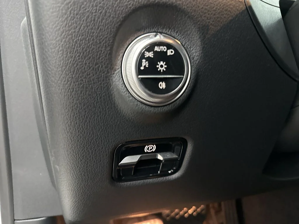 Certified Used 2026 White Mercedes-Benz C 300 image 17