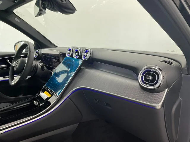 New 2027 Black Mercedes-Benz GLC 300 image 39
