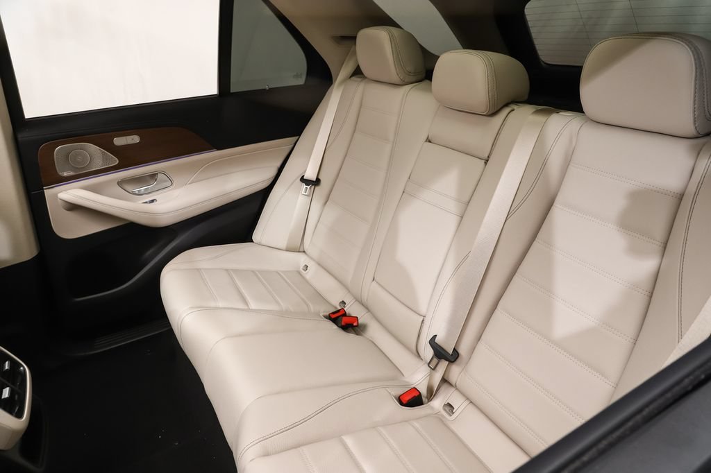 New 2026 MANUFAKTUR Moonlight White Metallic Mercedes-Benz GLE 350 image 29