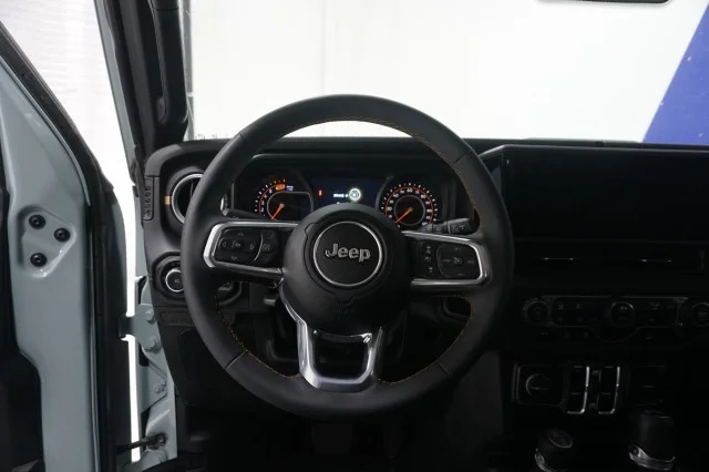 Used 2024 Earl Clear Coat Jeep Sahara image 20