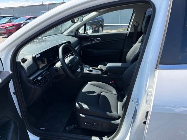 New 2026 Snow White Pearl Kia EX image 11