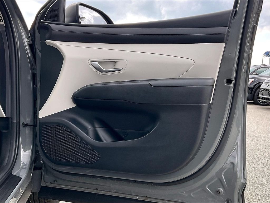 Used 2026 Hampton Gray Hyundai SE image 11
