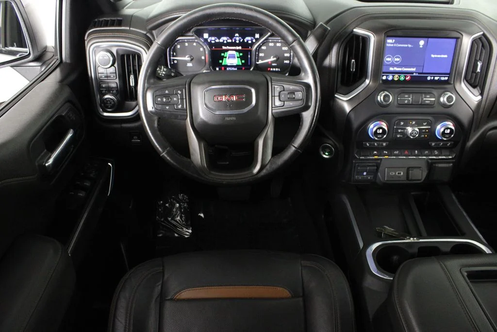 Used 2022 White GMC AT4 image 6