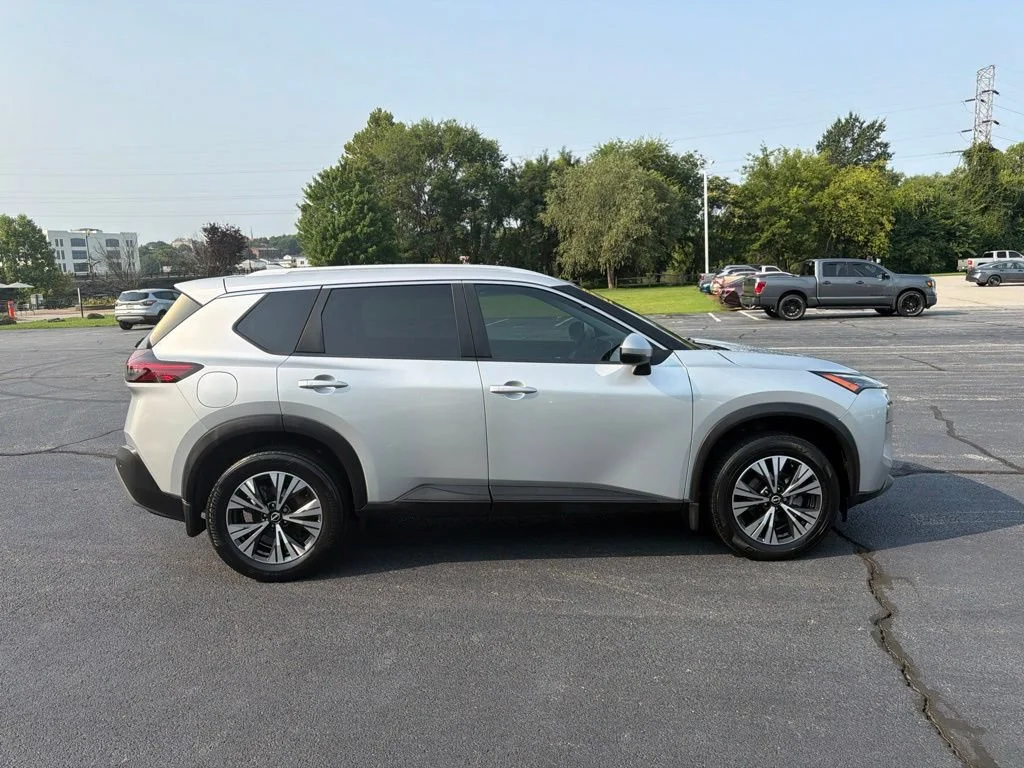 Used 2022 Silver Nissan SV image 11