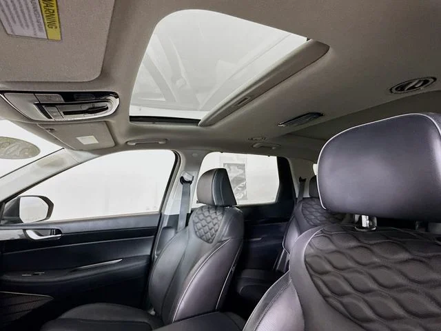 Used 2021 Green Hyundai Limited image 22