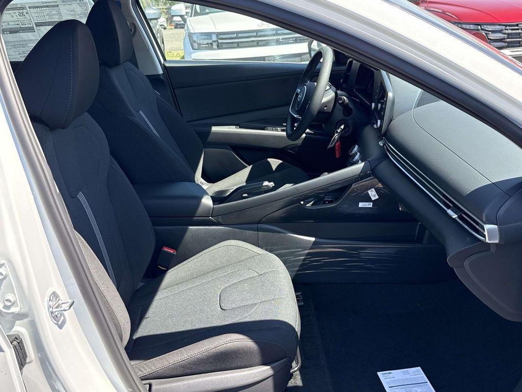 New 2026 White Hyundai SE image 14