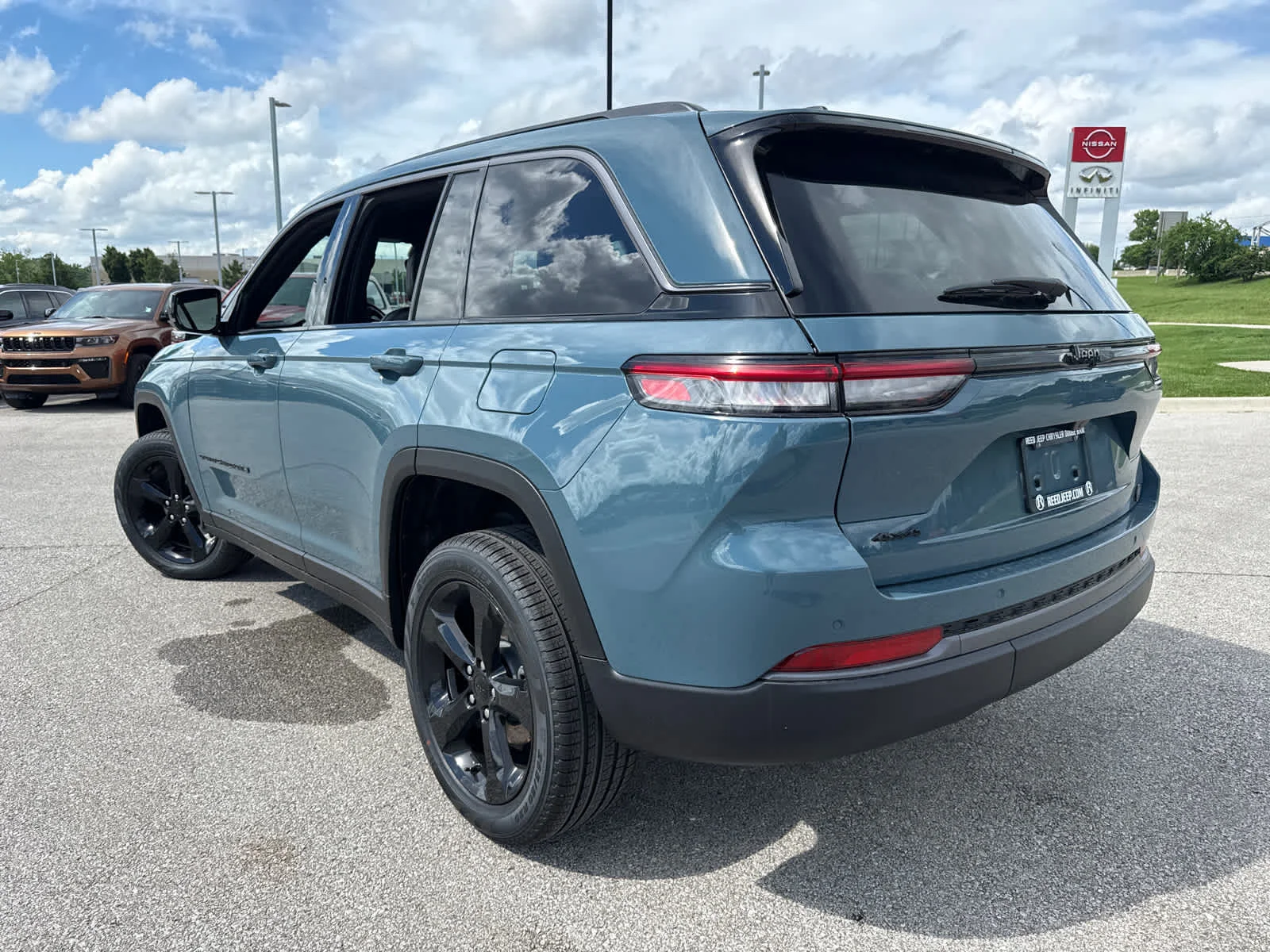New 2026 Steel Blue Exterior Paint Jeep Limited image 6