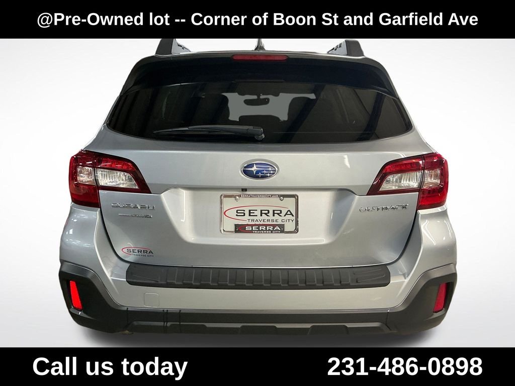 Used 2018 Silver Subaru 2.5i Premium image 4