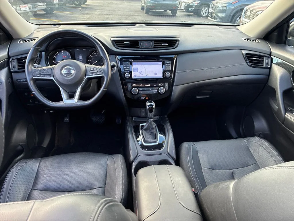 Certified Used 2017 Black Nissan SL image 26