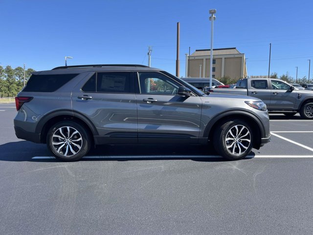 New 2026 Carbonized Gray Metallic Ford ST-Line image 3