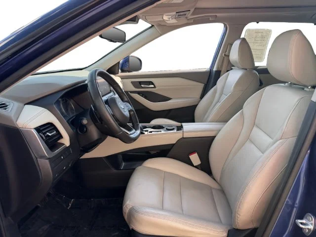 Used 2021 Blue Nissan SL image 8