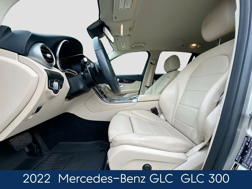 Used 2022  Mercedes-Benz GLC 300 image 23