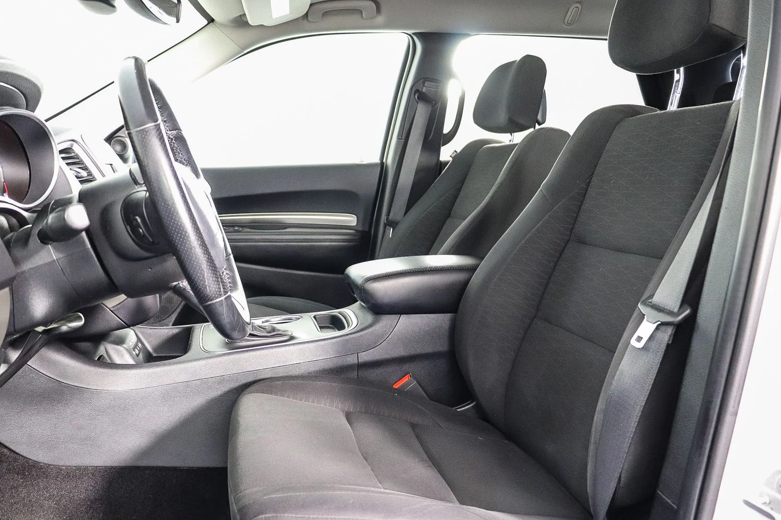 Used 2019 White Dodge SXT image 18