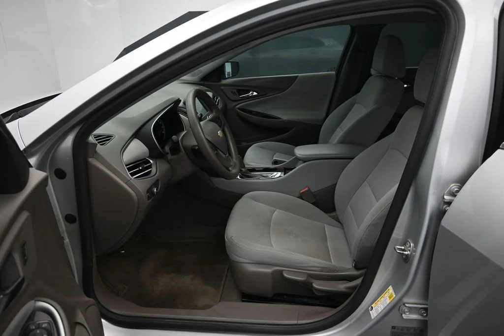 Used 2017 Silver Ice Metallic Chevrolet LS image 15