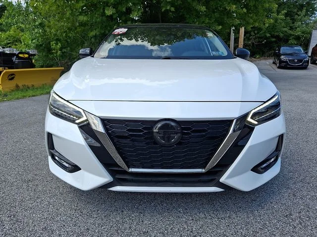 Used 2022 White Nissan SR image 2