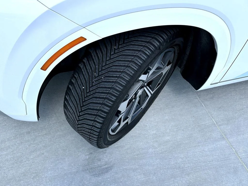 Used 2021 White Hyundai Calligraphy image 26