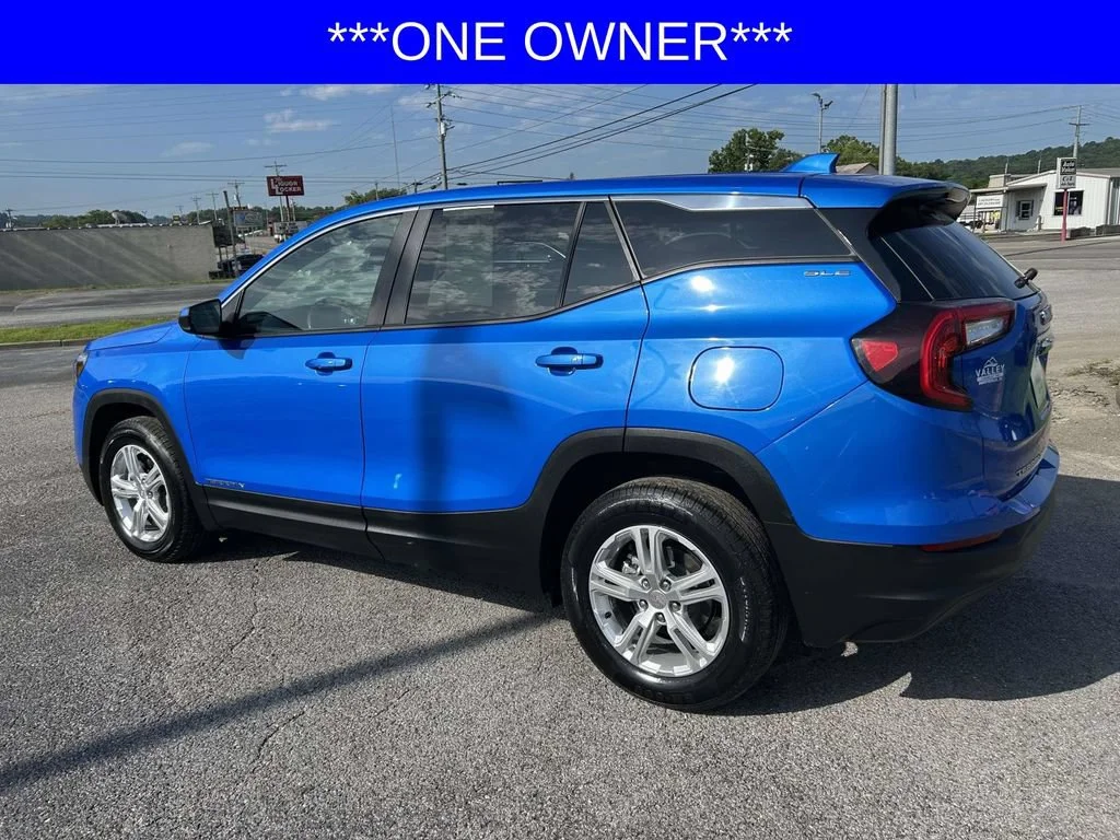 Used 2024 Riptide Metallic GMC SLE image 6