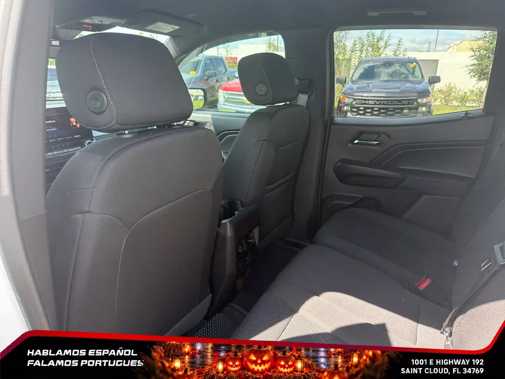 Used 2024 Summit White Chevrolet LT image 27