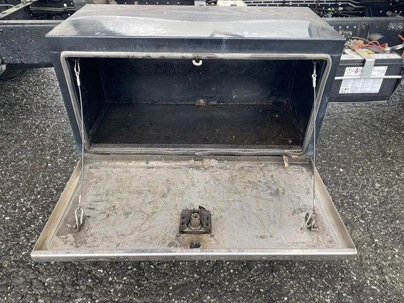 Used 2019 White Isuzu Dump Truck image 59
