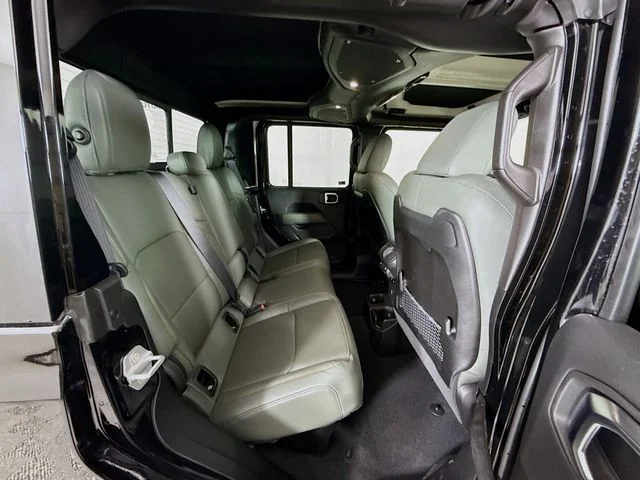 Used 2025 Black Jeep Mojave image 27
