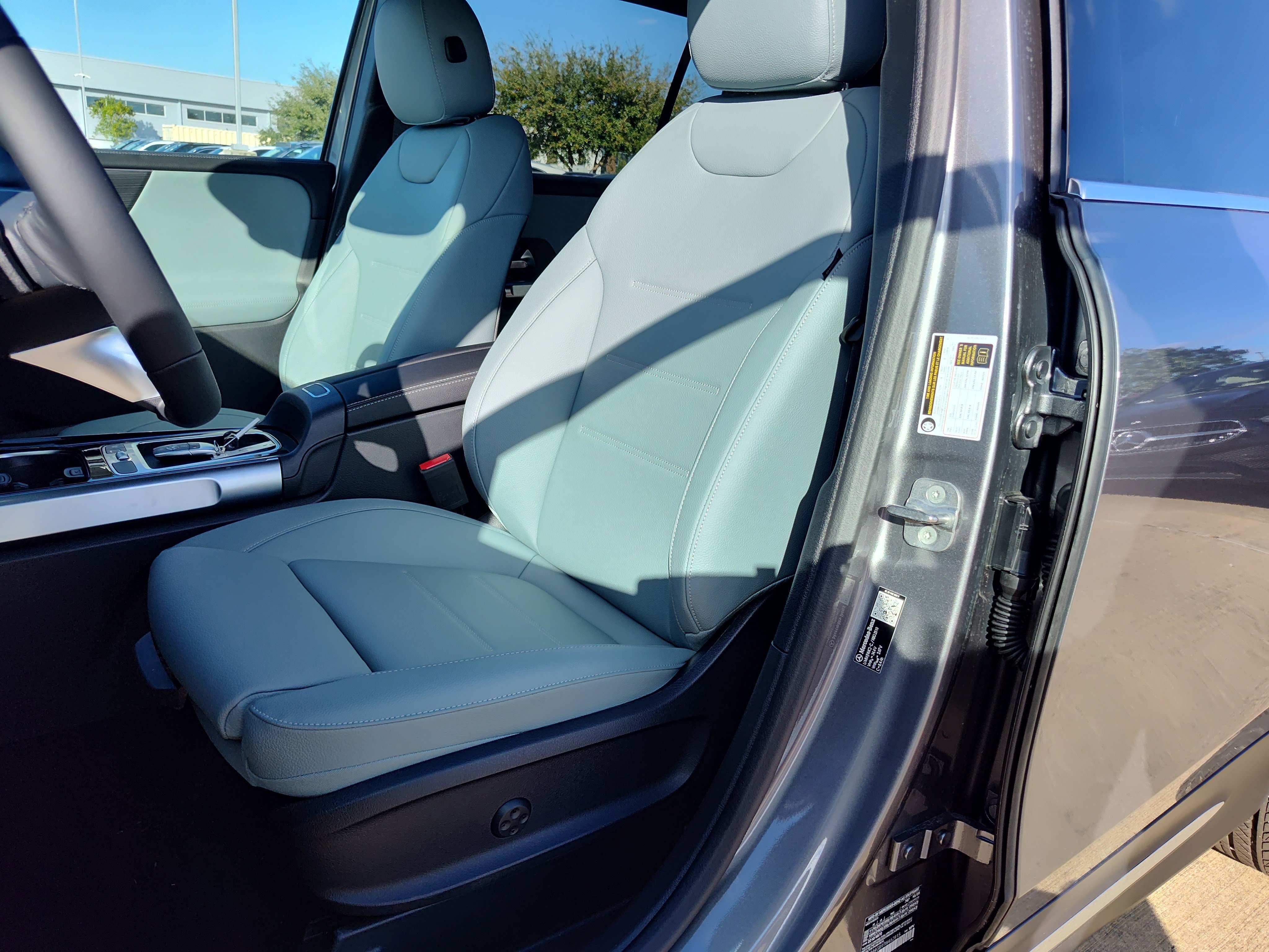 New 2026 Mountain Grey Metallic Mercedes-Benz GLB 250 image 21