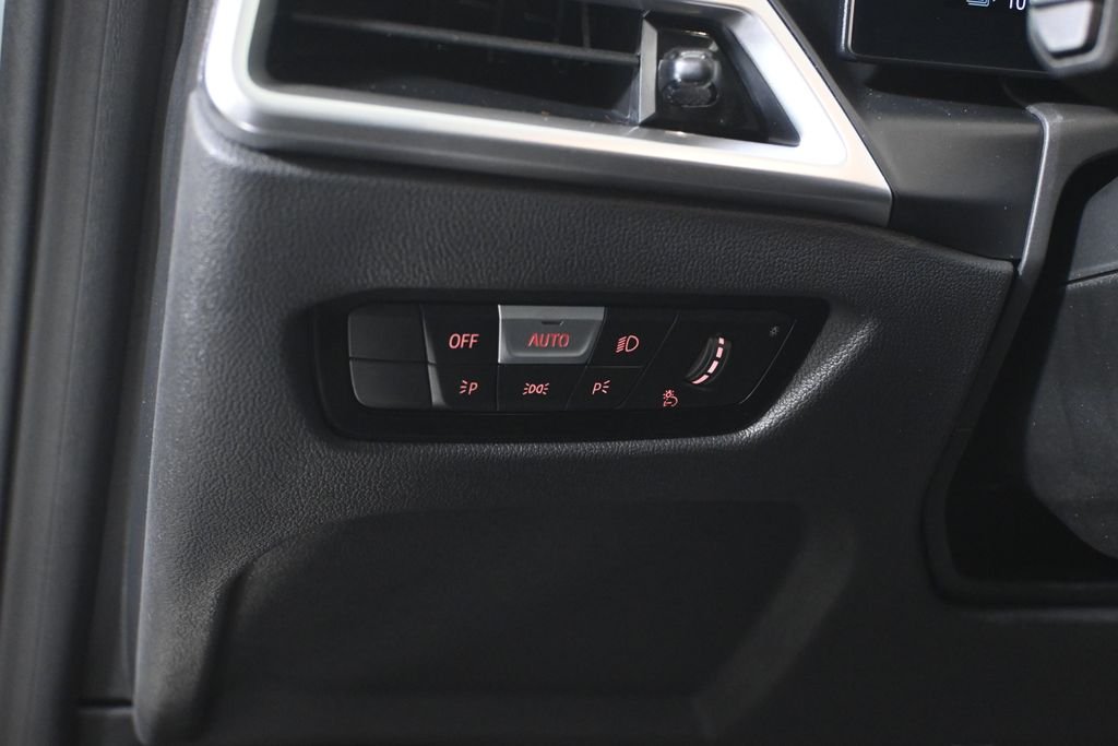 Used 2026 Gray BMW xDrive40 image 25