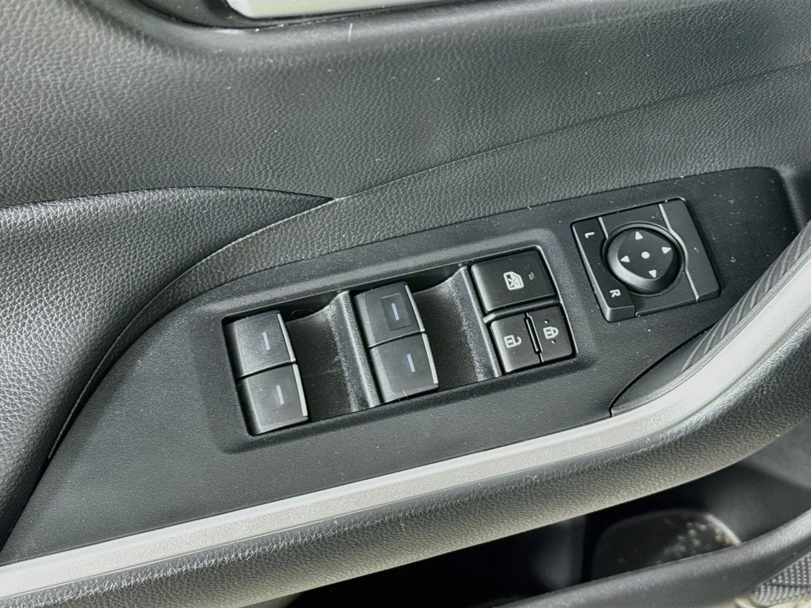Certified Used 2024  Toyota XLE image 17