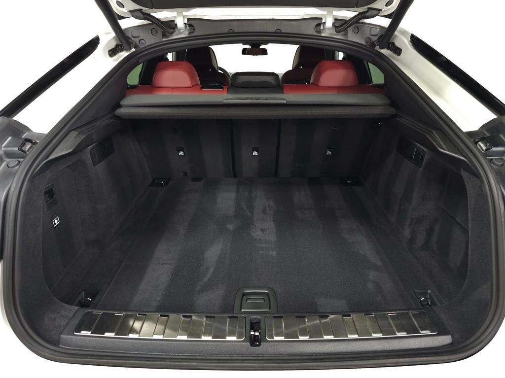 Used 2026 White BMW xDrive40i image 5
