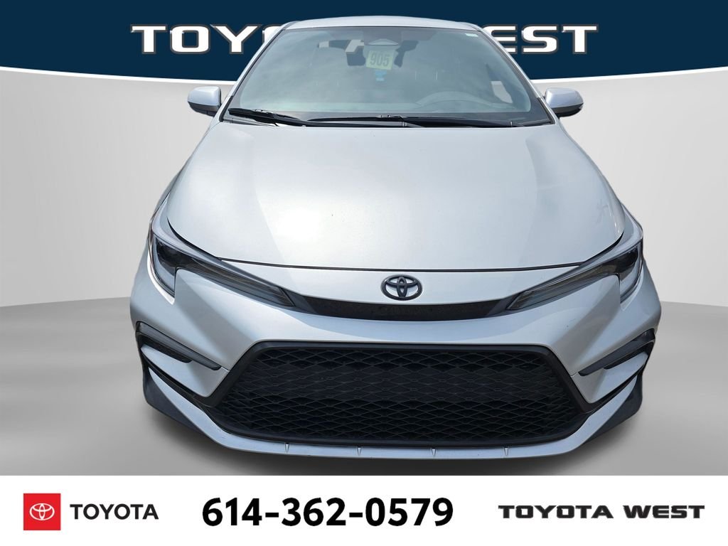Used 2025  Toyota SE image 2