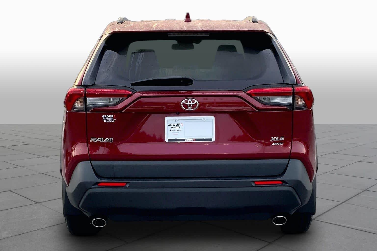 Used 2024 Ruby Flare Pearl Toyota XLE Premium image 5