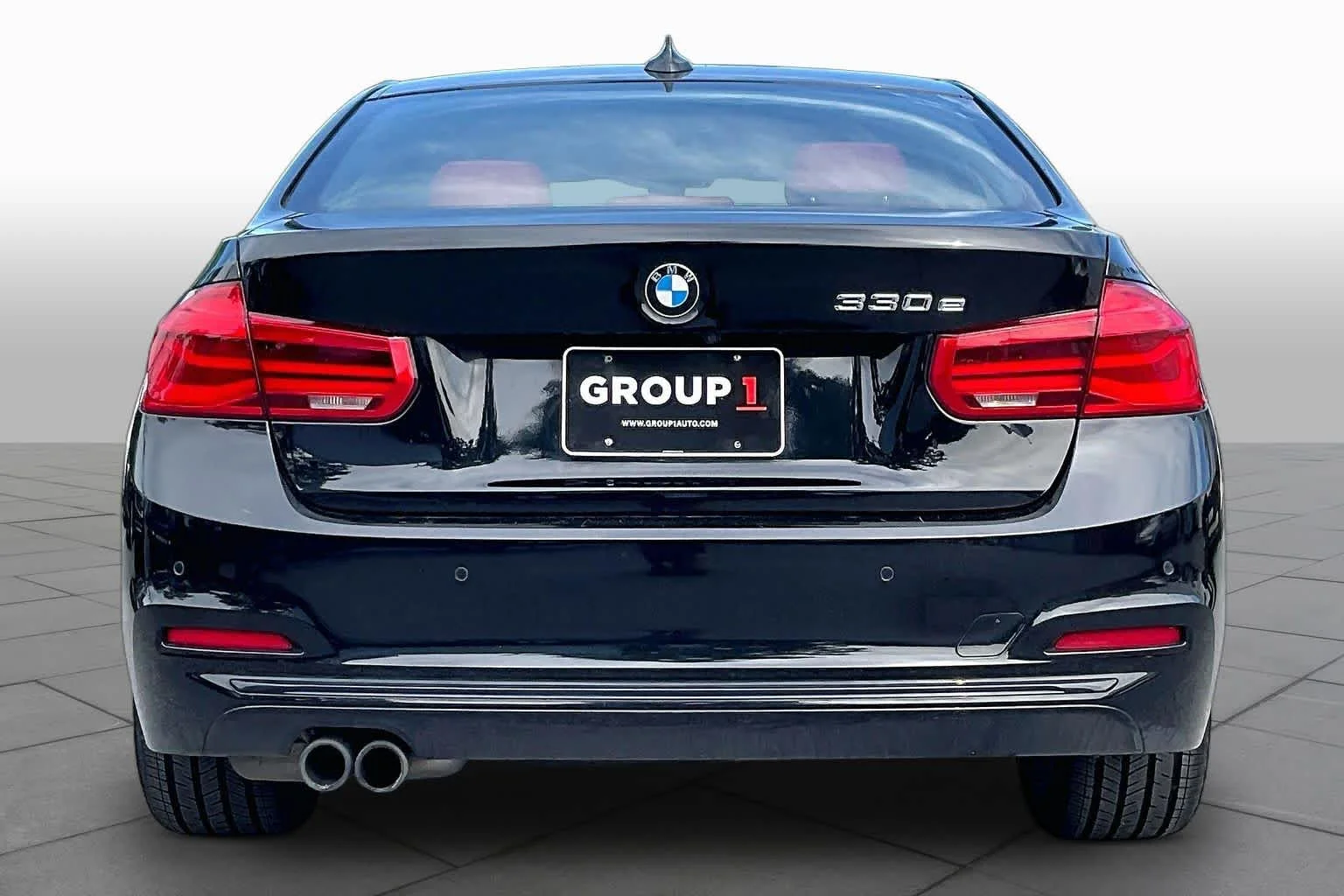 Used 2017 Jet Black BMW 330e iPerformance image 4