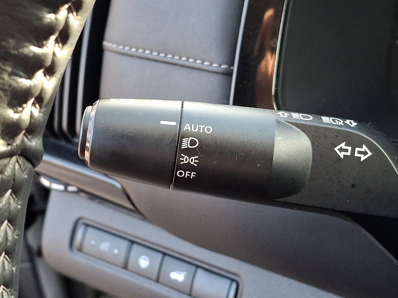 Used 2025 Brilliant Silver Metallic Nissan SV image 24