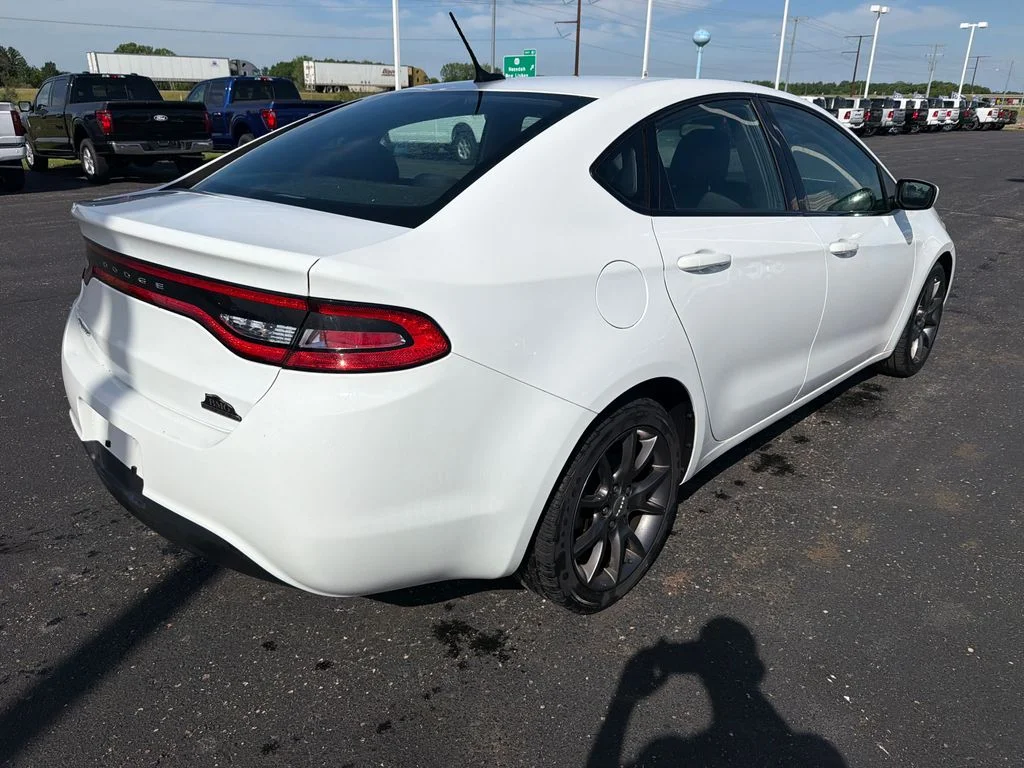 Used 2016 White Dodge SE image 5