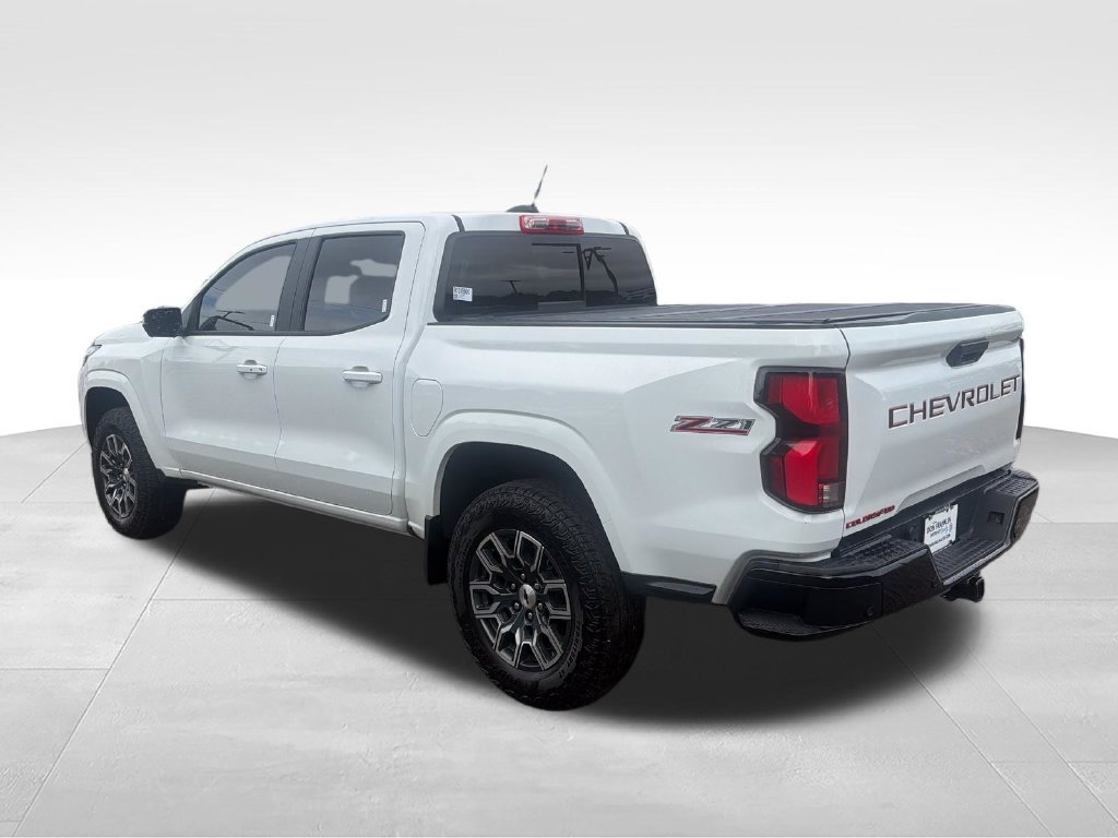 Used 2024 White Chevrolet Z71 image 3