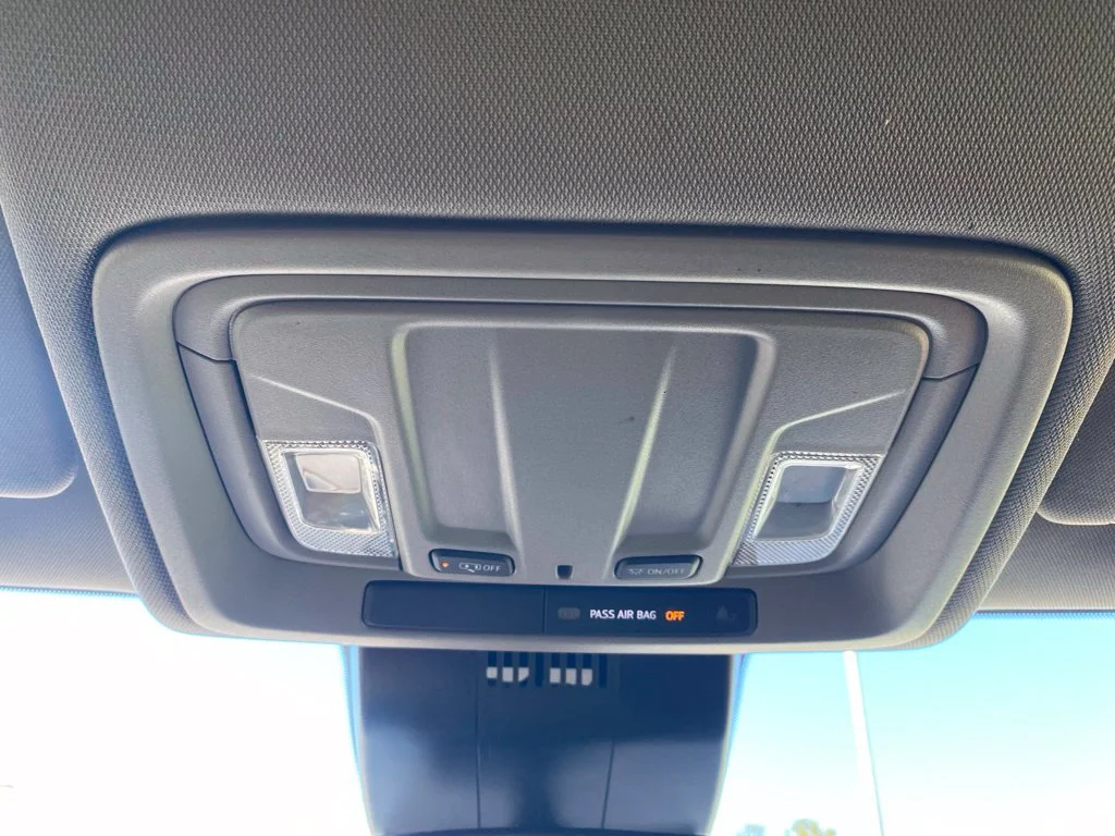 Used 2022 White GMC Pro image 24