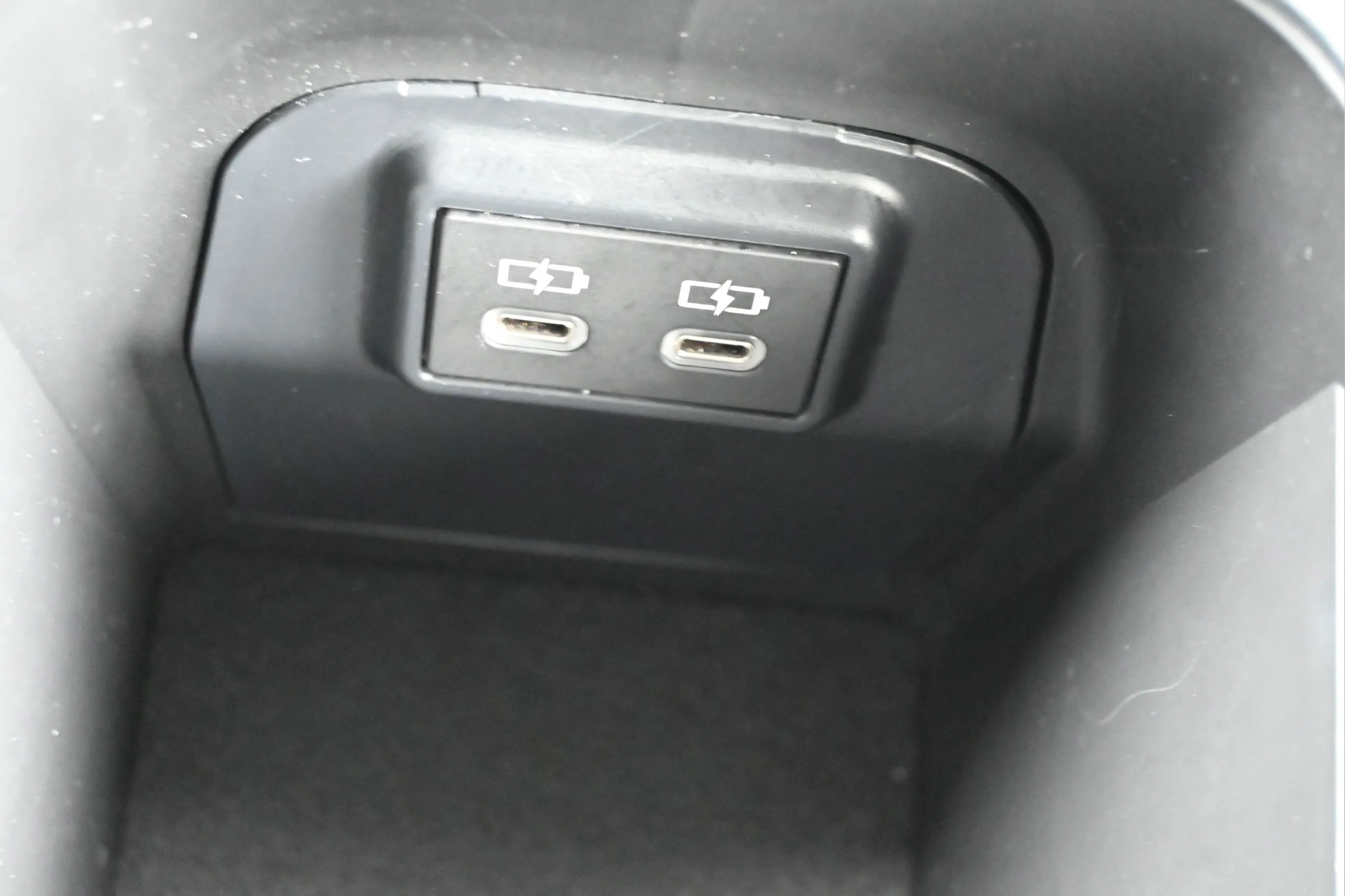 Used 2025 White Toyota XLE image 22