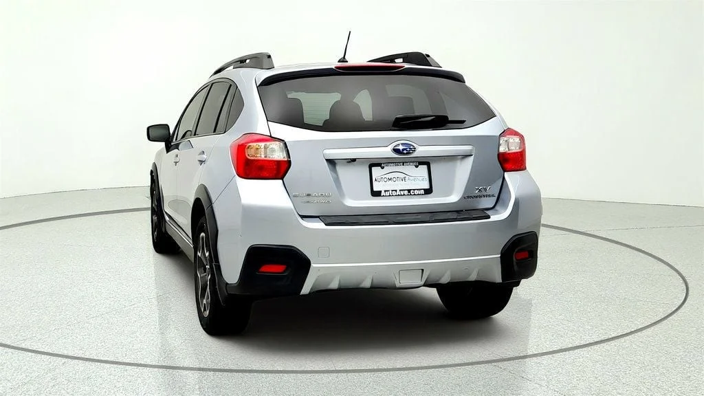 Used 2015 Ice Silver Metallic Subaru 5dr CVT 2.0i Premium image 6