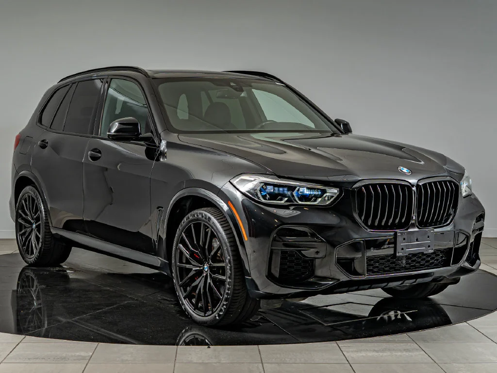 Used 2023 Black Sapphire Metallic BMW xDrive40i image 3