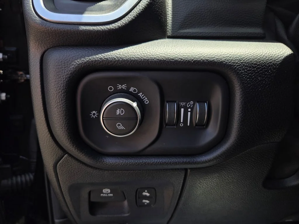 Used 2020 Black Ram Laramie image 14