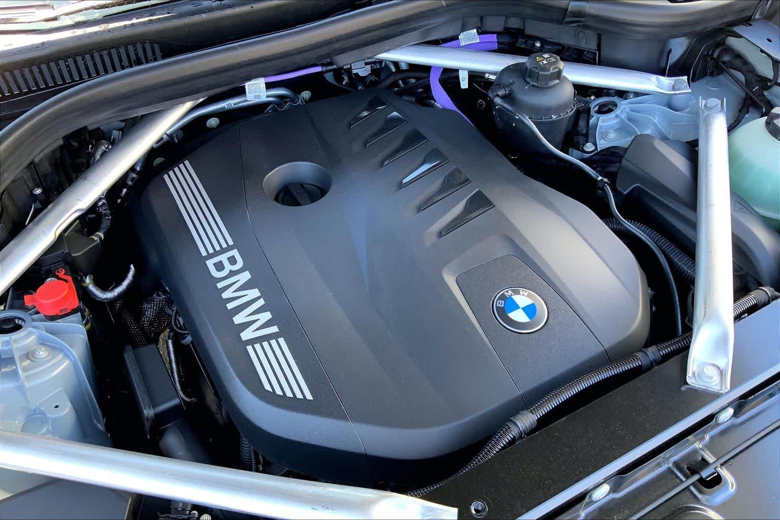 New 2026 Brooklyn Grey Metallic BMW xDrive40i image 17