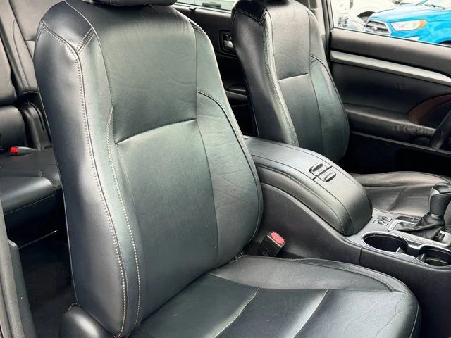 Used 2015 Black Toyota XLE V6 image 36