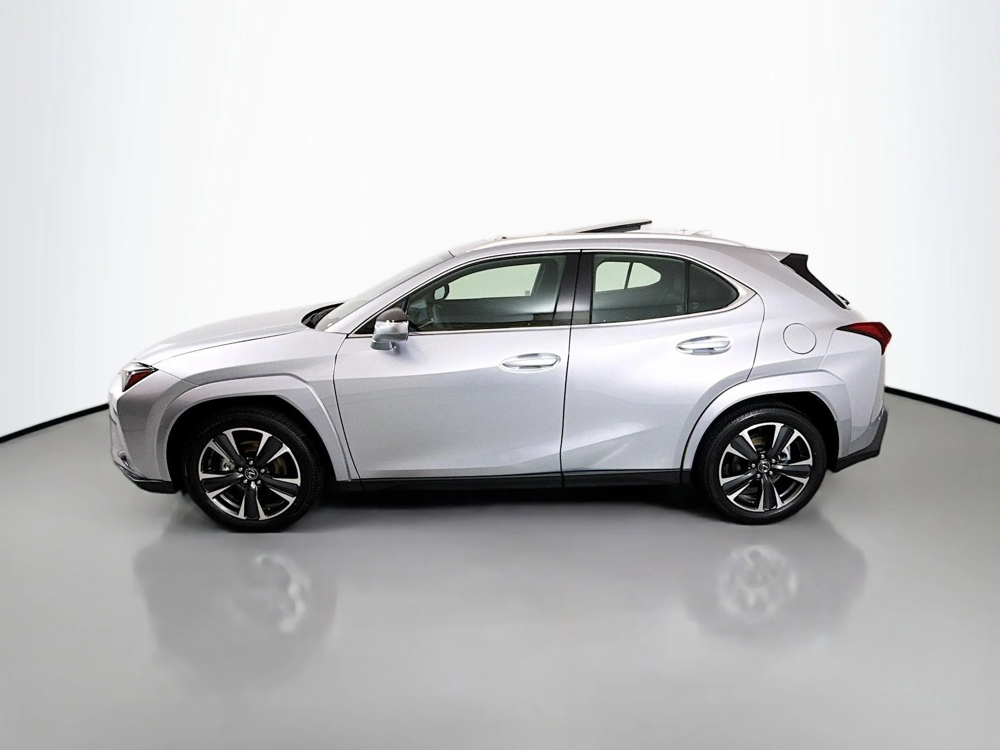 Certified Used 2026 Iridium Lexus 300h Premium image 4
