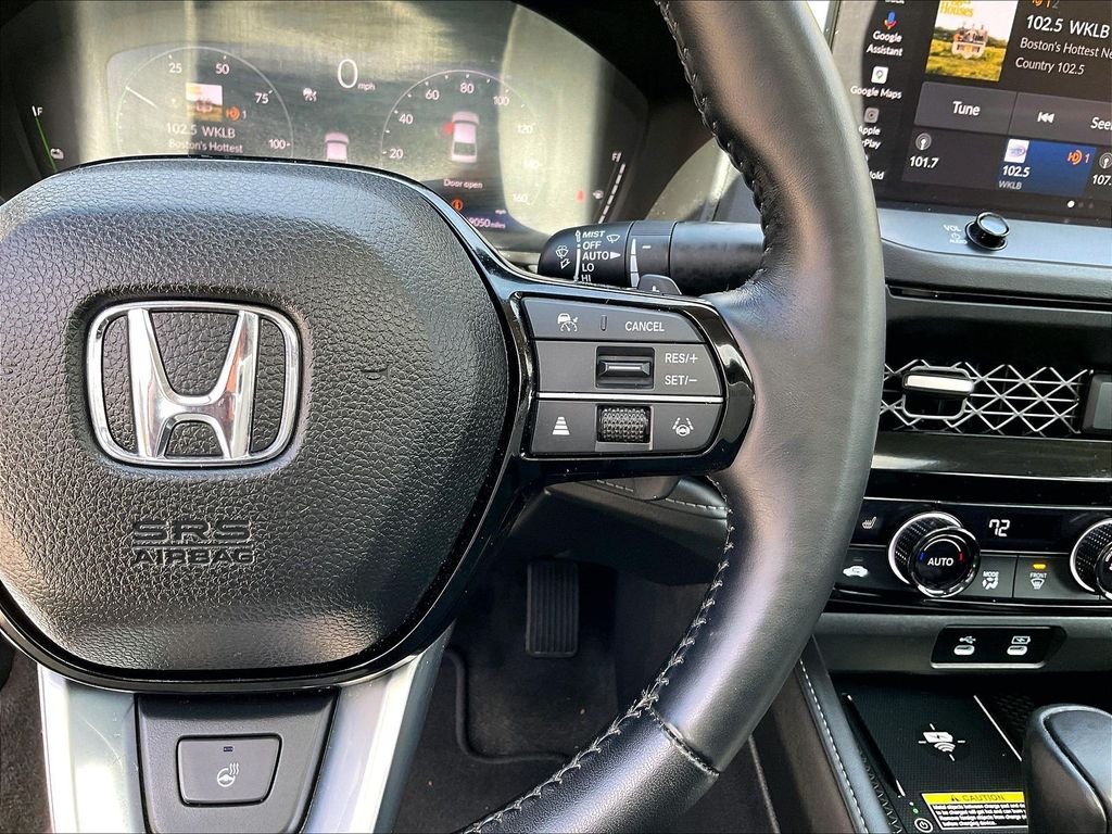 Used 2025 White Honda Touring image 24