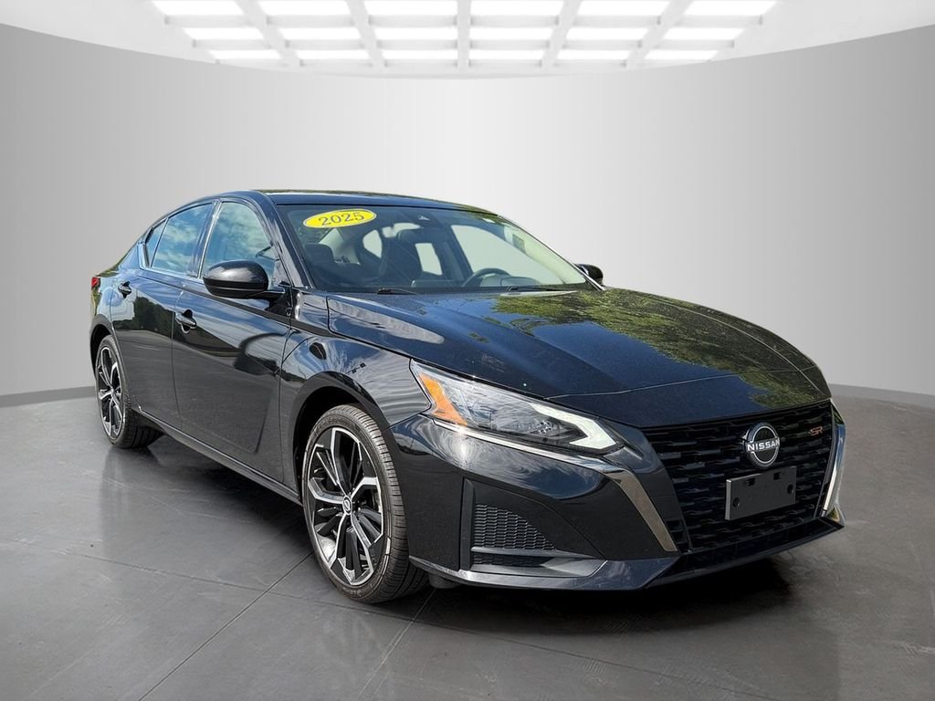 Used 2025 Black Nissan 2.5 SR image 5