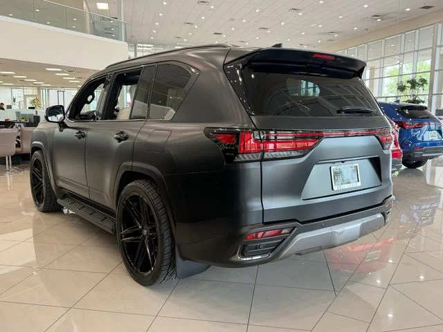 New 2026 Black Lexus 600 Luxury image 5