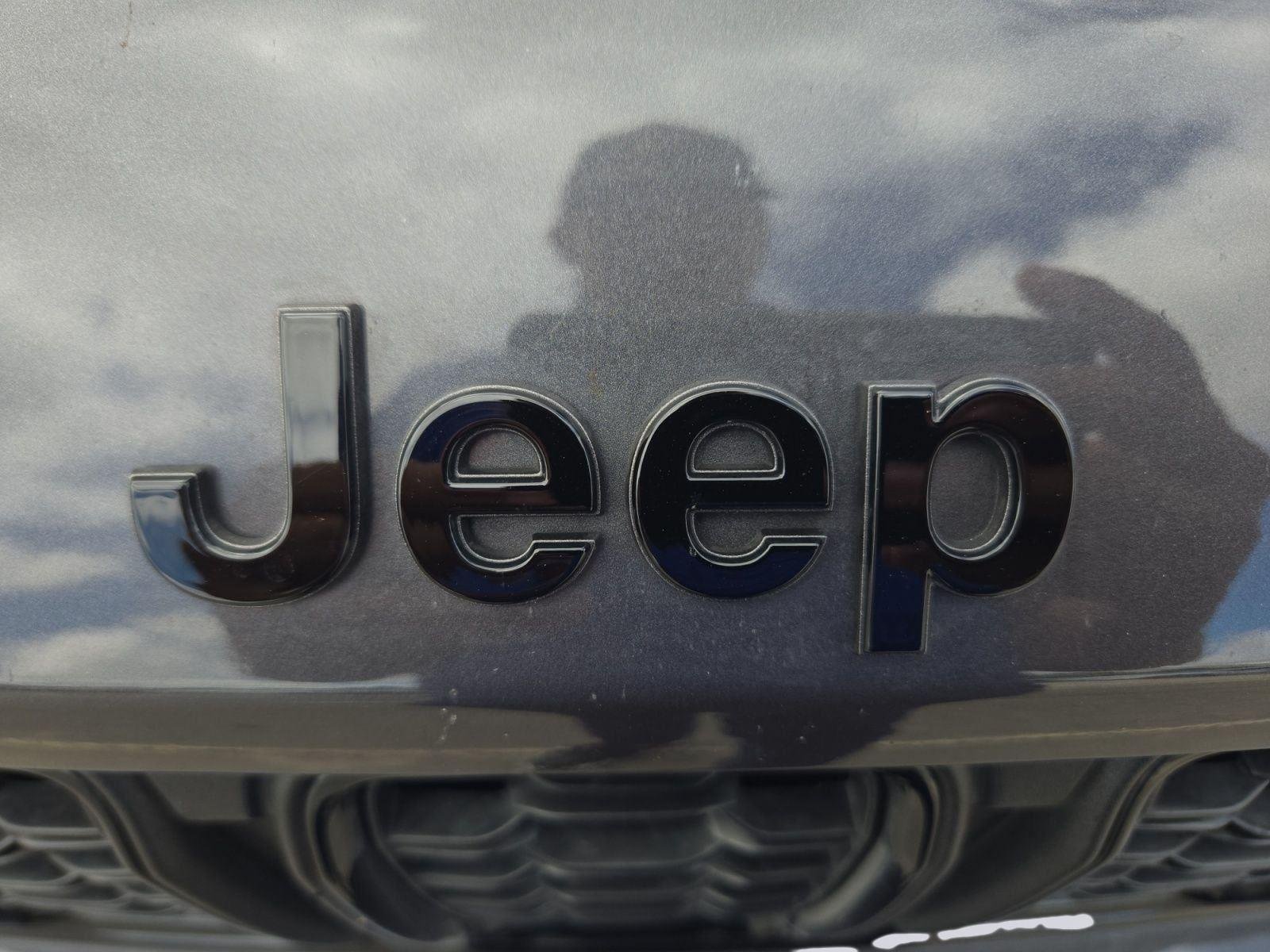 Used 2024 Baltic Gray Metallic Clearcoat Jeep Altitude X image 9